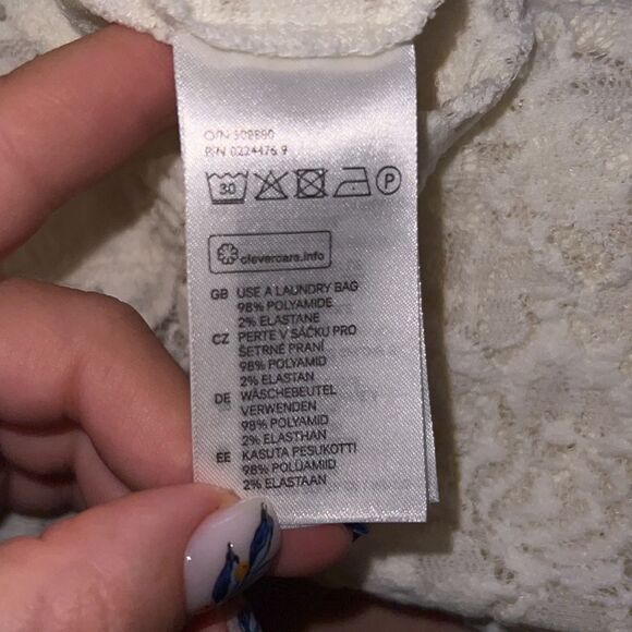 ✨ H&M, Divided White Peplum Top✨ - Picture 8 of 8